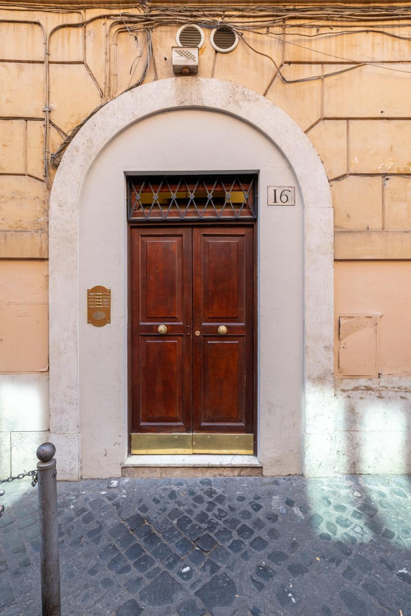Charming 3 Bedroom Apartment In The Historic Center Rome Buitenkant foto